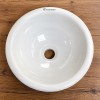 Petite vasque à encastrer en céramique blanc brillant idéal pour un WC