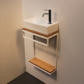 Lave-mains Léo profondeur 17.5 cm posé sur structure design bois métal